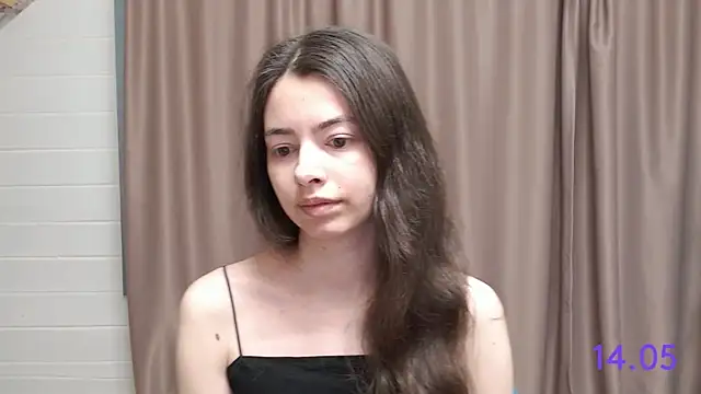 Snapshot of sweet_sweet_angel chatting on May 14, 10:00 am sweet sweet angel online show from May 14, 10:00 am