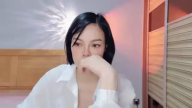 Snapshot of Linda-LL chatting on January 3, 12:19 pm Linda-LL online show from January 3, 12:19 pm