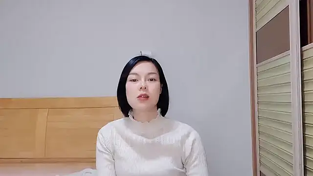 Snapshot of Linda-LL chatting on January 10, 11:11 am Linda-LL online show from January 10, 11:11 am