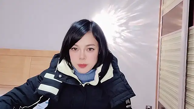 Snapshot of Linda-LL chatting on January 13, 12:45 pm Linda-LL online show from January 13, 12:45 pm