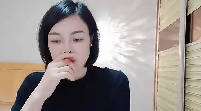 Snapshot of Linda-LL chatting on January 23, 5:56 am Linda-LL online show from January 23, 5:56 am