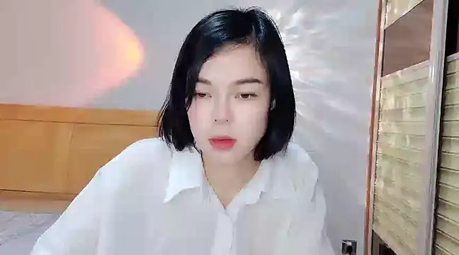 Snapshot of Linda-LL chatting on January 27, 2:10 am Linda-LL online show from January 27, 2:10 am