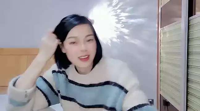 Snapshot of Linda-LL chatting on January 31, 5:40 am Linda-LL online show from January 31, 5:40 am