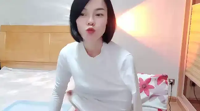 Snapshot of Linda-LL chatting on February 2, 11:40 am Linda-LL online show from February 2, 11:40 am