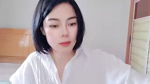 Snapshot of Linda-LL chatting on February 12, 6:08 am Linda-LL online show from February 12, 6:08 am