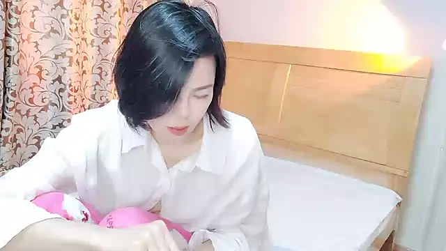 Snapshot of Linda-LL chatting on February 27, 5:56 am Linda-LL online show from February 27, 5:56 am