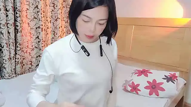 Snapshot of Linda-LL chatting on February 28, 11:47 am Linda-LL online show from February 28, 11:47 am