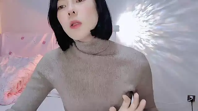 Snapshot of Linda-LL chatting on March 9, 11:47 am Linda-LL online show from March 9, 11:47 am