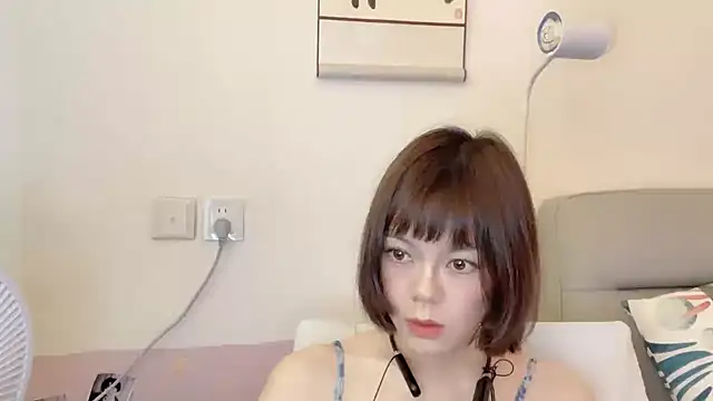 Snapshot of Linda-LL chatting on October 13, 5:40 am Linda-LL online show from October 13, 5:40 am