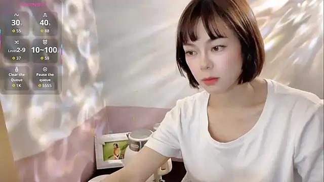 Snapshot of Linda-LL chatting on October 20, 6:03 am Linda-LL online show from October 20, 6:03 am