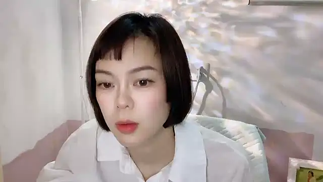 Snapshot of Linda-LL chatting on October 24, 2:02 pm Linda-LL online show from October 24, 2:02 pm