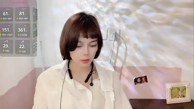 Snapshot of Linda-LL chatting on October 26, 6:19 am Linda-LL online show from October 26, 6:19 am