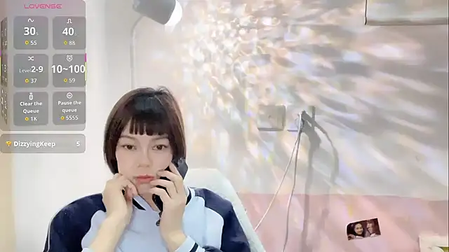 Snapshot of Linda-LL chatting on October 28, 11:25 am Linda-LL online show from October 28, 11:25 am