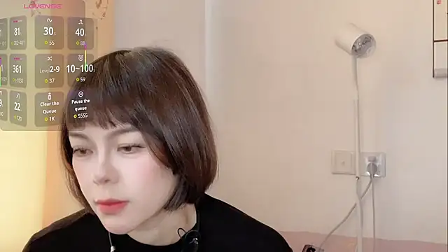 Linda-LL online show from November 11, 5:18 am