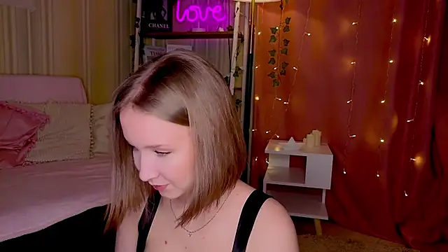 Snapshot of ms_evasweet chatting on November 17, 1:17 pm ms evasweet online show from November 17, 1:17 pm