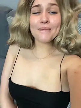 KikiWatson online show from December 14, 11:18 am