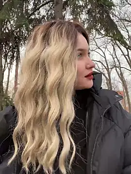 KikiWatson online show from December 21, 10:06 am