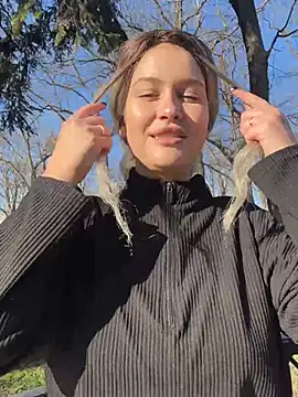 KikiWatson online show from December 31, 10:04 am