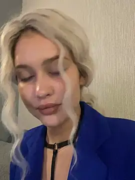 KikiWatson online show from January 19, 11:23 am