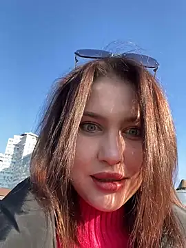 KikiWatson online show from January 25, 8:00 am