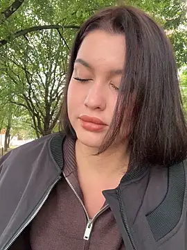 KikiWatson online show from September 20, 6:14 am