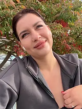 KikiWatson online show from September 28, 6:19 am