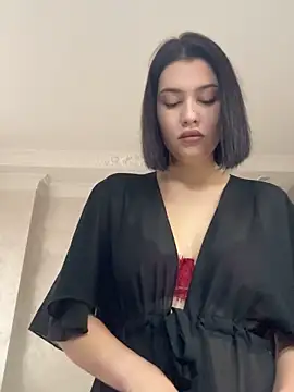 KikiWatson online show from December 20, 8:10 am