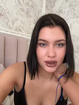 KikiWatson online show from February 8, 7:23 am