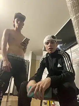 Snapshot of LatinBoysxxx chatting on January 10, 5:37 am LatinBoysxxx online show from January 10, 5:37 am