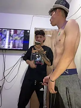 Snapshot of LatinBoysxxx chatting on January 16, 11:37 pm LatinBoysxxx online show from January 16, 11:37 pm