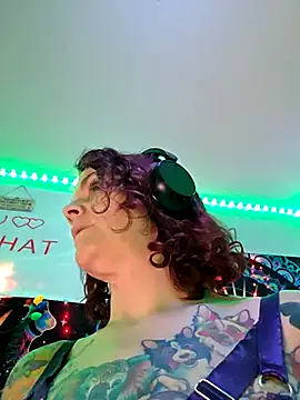 Snapshot of thatonespicychick chatting on December 20, 7:32 pm thatonespicychick online show from December 20, 7:32 pm