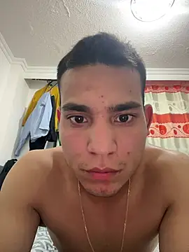 Snapshot of stiven-p23 chatting on May 25, 12:49 am stiven-p23 online show from May 25, 12:49 am