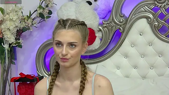 AdissonLane online show from April 21, 4:23 pm