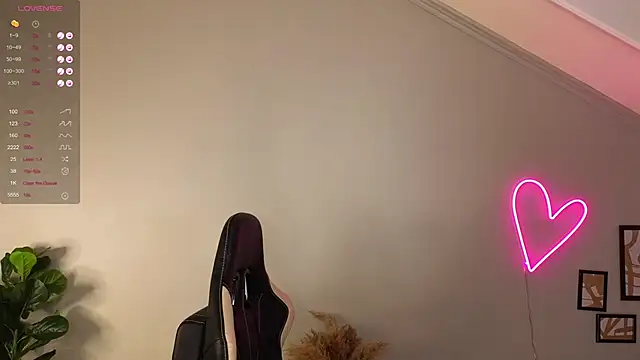 Wild Wonders online show from March 21, 4:07 pm