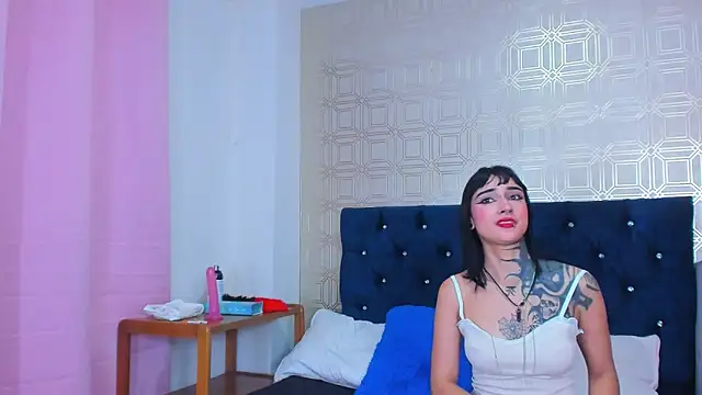 yulianademond66 online show from February 8, 2:05 pm