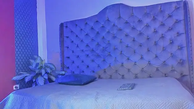 yulianademond66 online show from February 19, 8:31 pm