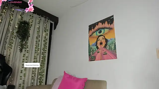 HannaRhodes online show from November 22, 11:20 am