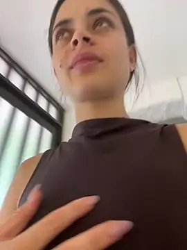 HannaRhodes online show from March 18, 1:25 pm