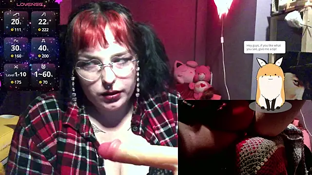 Snapshot of puffpixiee chatting on February 2, 5:37 pm puffpixiee online show from February 2, 5:37 pm