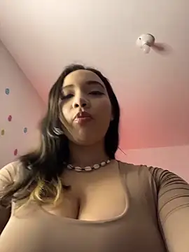 MadelineBenet online show from April 7, 4:35 am