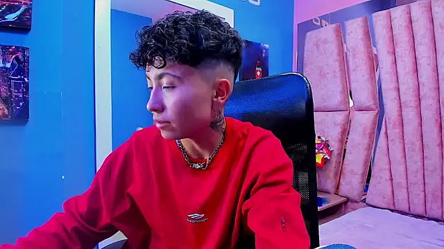 Snapshot of Im_Mathias chatting on December 5, 1:25 am Im Mathias online show from December 5, 1:25 am