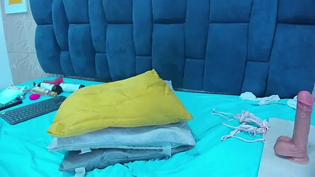 Melody Megann online show from March 20, 1:57 am