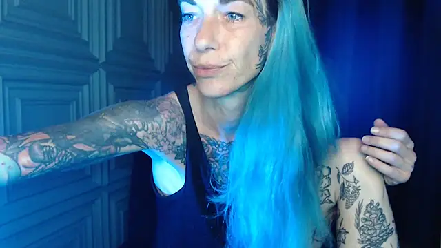 Snapshot of RavenryderUK chatting on July 11, 8:55 pm RavenryderUK online show from July 11, 8:55 pm