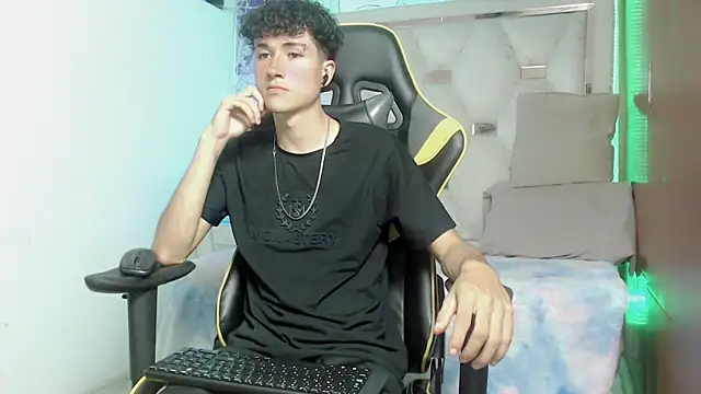 johnny cagee online show from November 8, 6:13 am