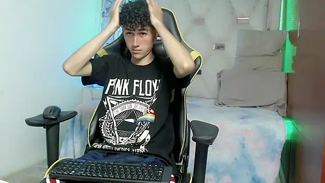 johnny cagee online show from November 10, 6:01 am