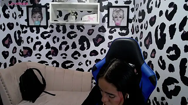 stephania t online show from February 6, 11:54 am