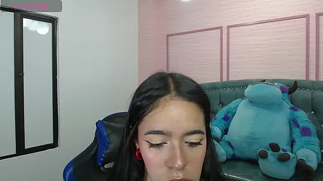 stephania t online show from February 10, 10:53 am