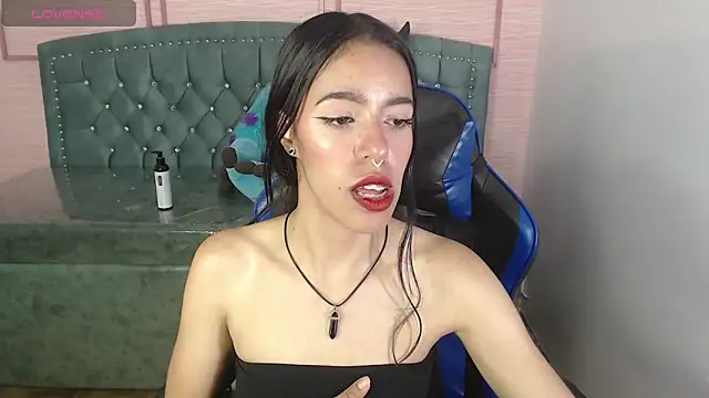 stephania t online show from February 19, 1:28 pm