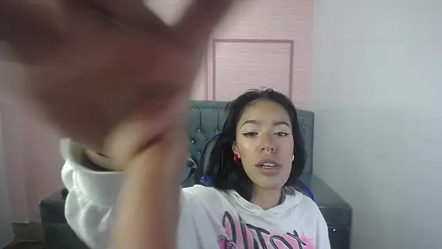 stephania t online show from March 8, 10:54 am