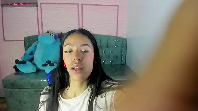 stephania t online show from March 22, 10:49 am